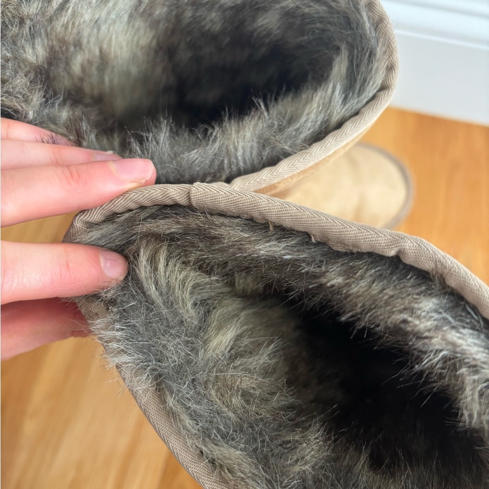 PAWJ California Vegan Uggs Tan Suede Fur-Lined Boots - Size 8 - Picture 4 of 4